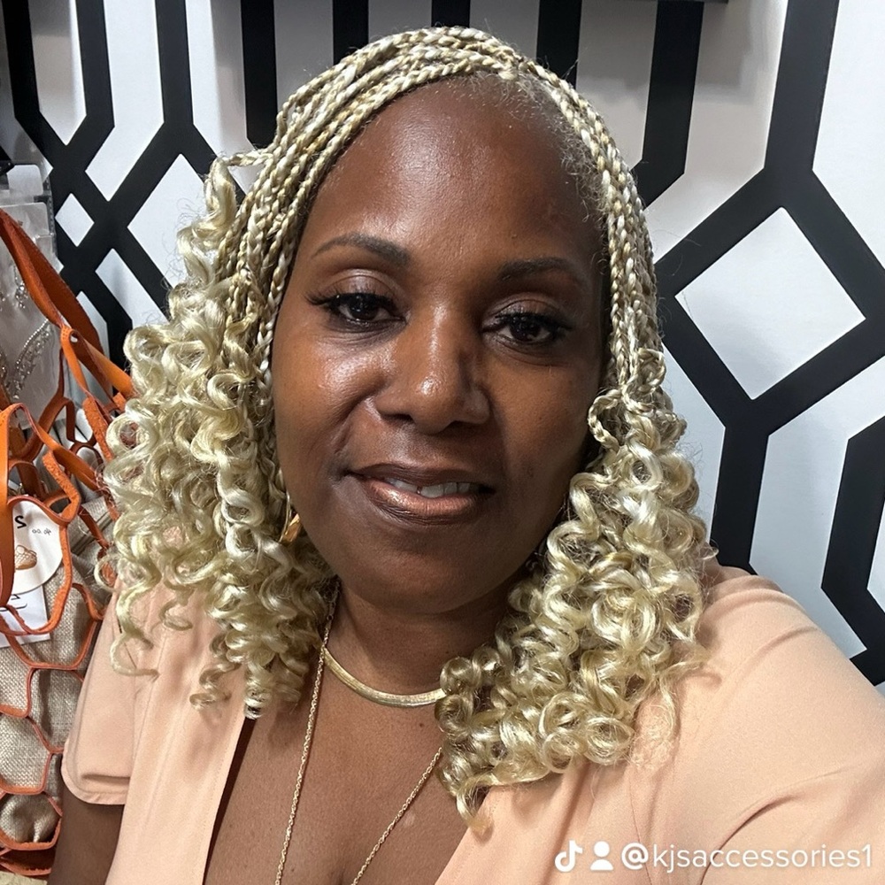 Meet your Posher, Kimberly